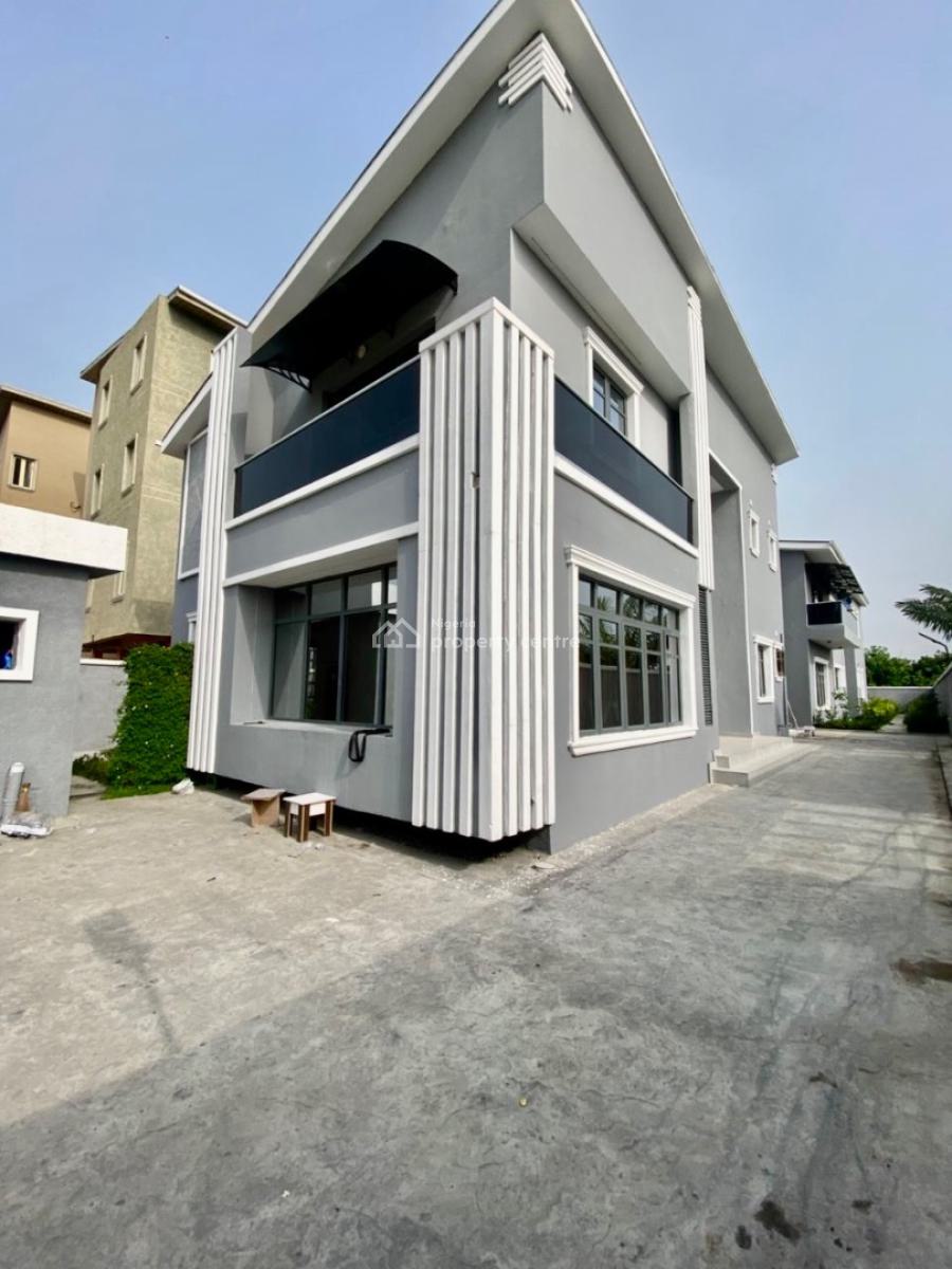 Super Brand New Executive Upstairs : 2 in a Compound, Behind Shoprite, Sangotedo, Ajah, Lagos, Flat / Apartment for Rent