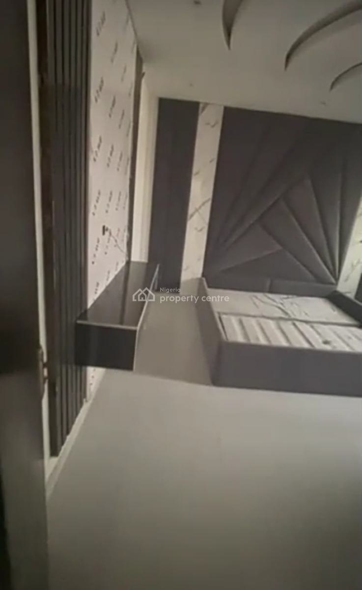 Modern and Serviced  2 Bedroom Penthouse Apartment, Ologolo, Lekki, Lagos, Flat / Apartment for Rent