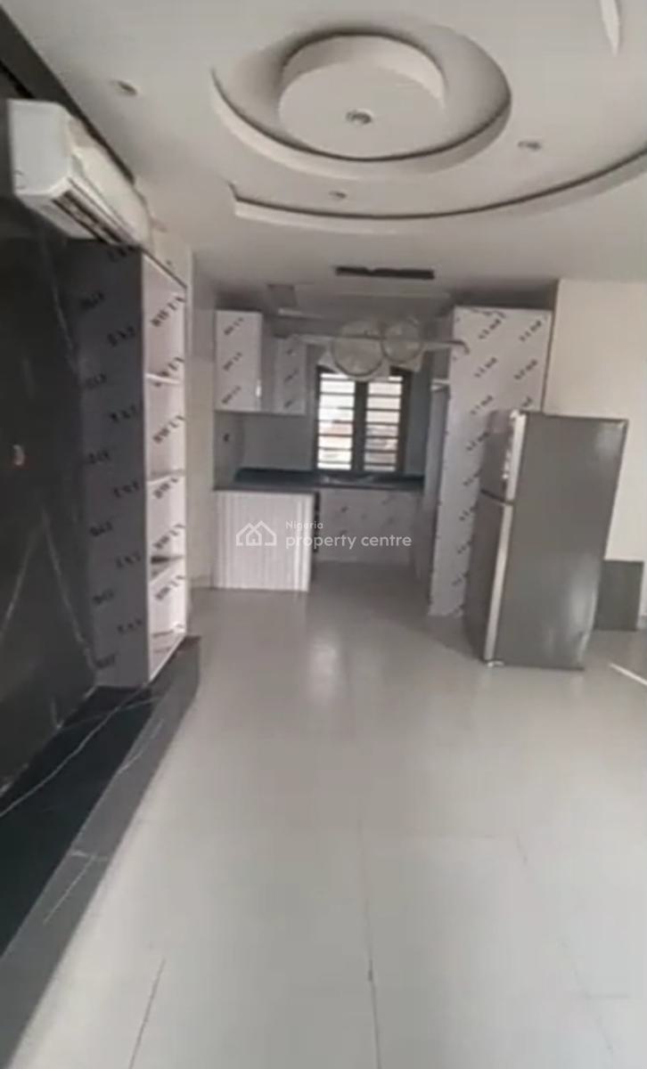 Modern and Serviced  2 Bedroom Penthouse Apartment, Ologolo, Lekki, Lagos, Flat / Apartment for Rent