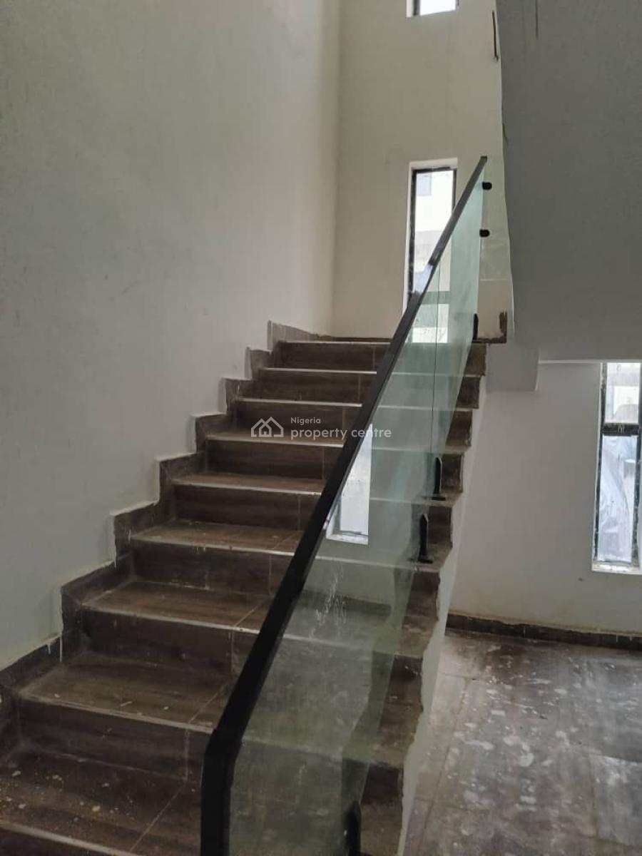 5 Bedrooms Semi Detached Duplex with a Bq, Jimoh Badamosi Street, Guzape District, Abuja, Semi-detached Duplex for Sale