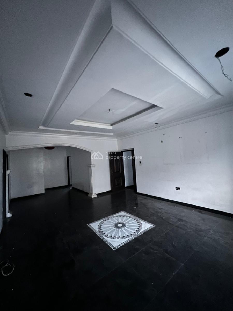 a Well Built 2 Bedroom Flat, Mobil Road, Lekki Phase 2, Lekki, Lagos, Flat / Apartment for Rent