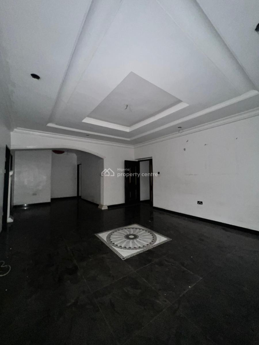 a Well Built 2 Bedroom Flat, Mobil Road, Lekki Phase 2, Lekki, Lagos, Flat / Apartment for Rent