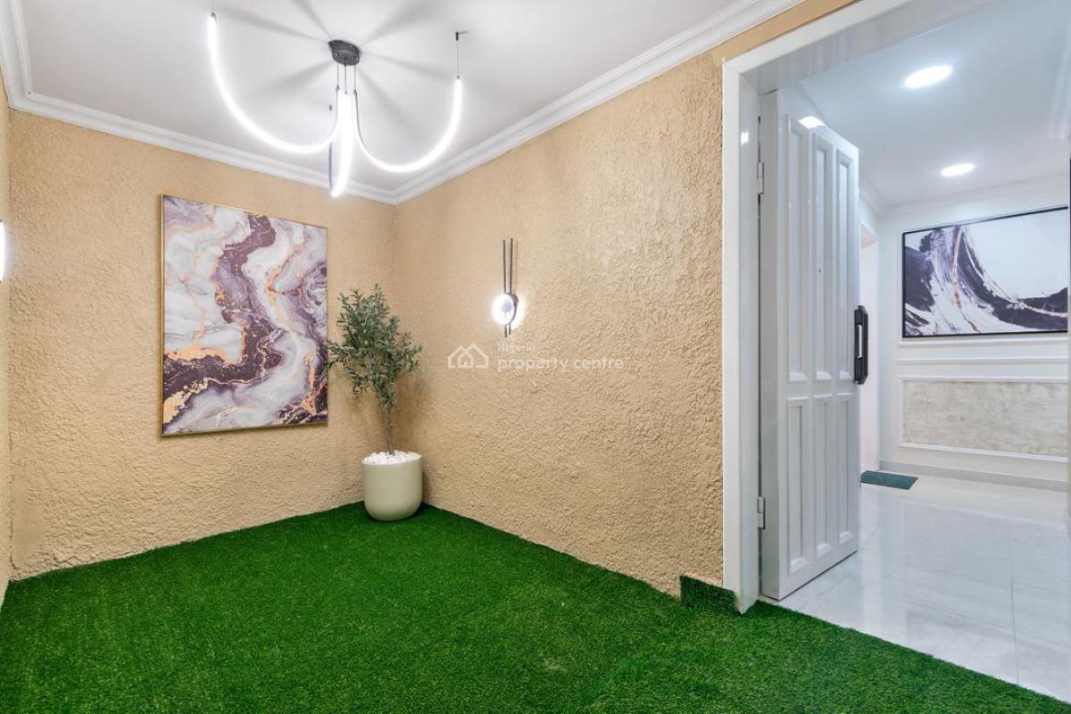 Luxury 1 Bedroom Apartment with Unlimited Wifi and Ps5, Lekki Phase 1, Lekki, Lagos, Flat / Apartment Short Let