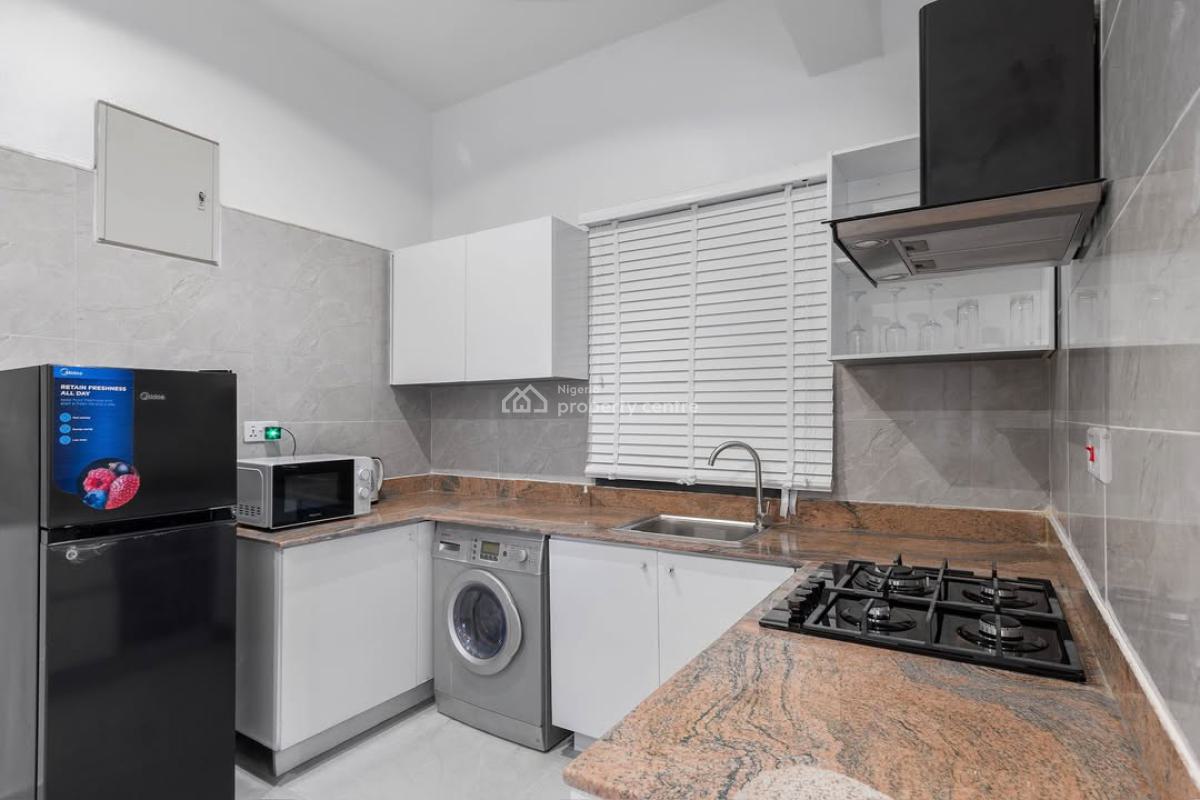 Nicely Furnished 2 Bedroom Apartment, Lekki Phase 1, Lekki, Lagos, Flat / Apartment Short Let