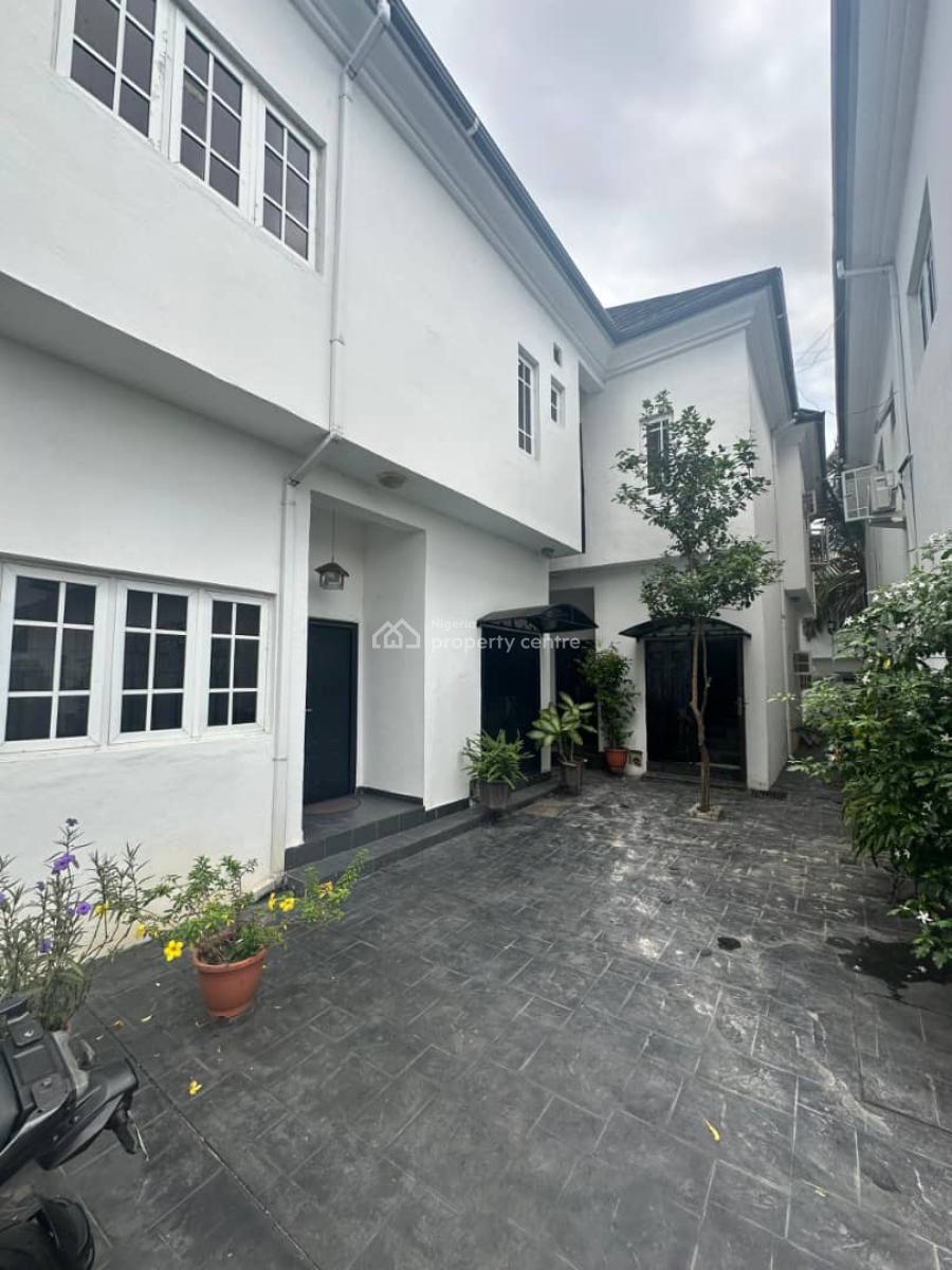 2 Bedroom Flat, Lekki Phase 1, Lekki, Lagos, Flat / Apartment for Rent
