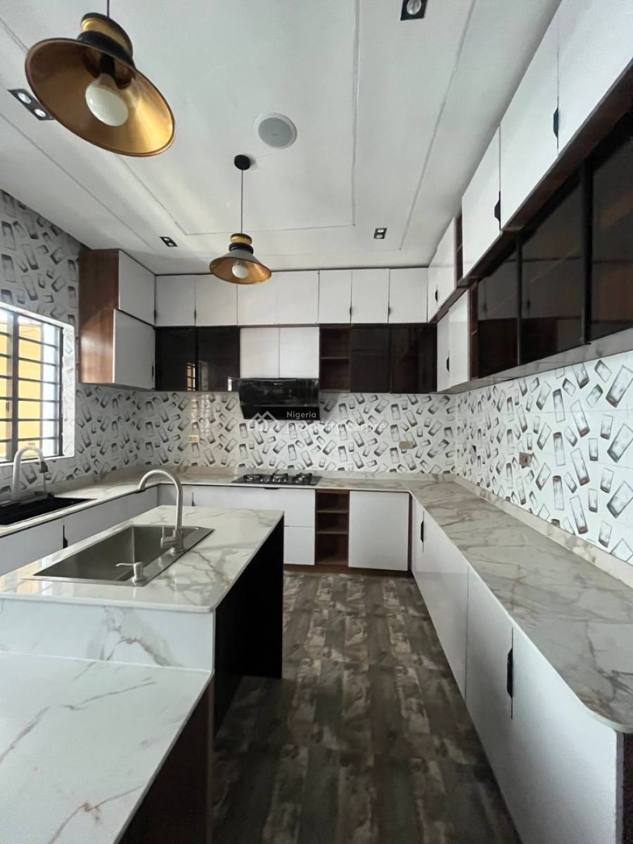 5 Bedroom Detached House with Bq, Osapa, Lekki, Lagos, Detached Duplex for Sale