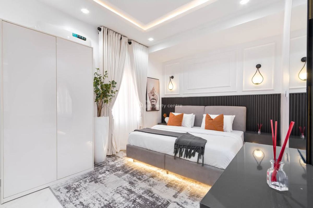 Nicely Furnished 2 Bedroom Apartment, Lekki Phase 1, Lekki, Lagos, Flat / Apartment Short Let