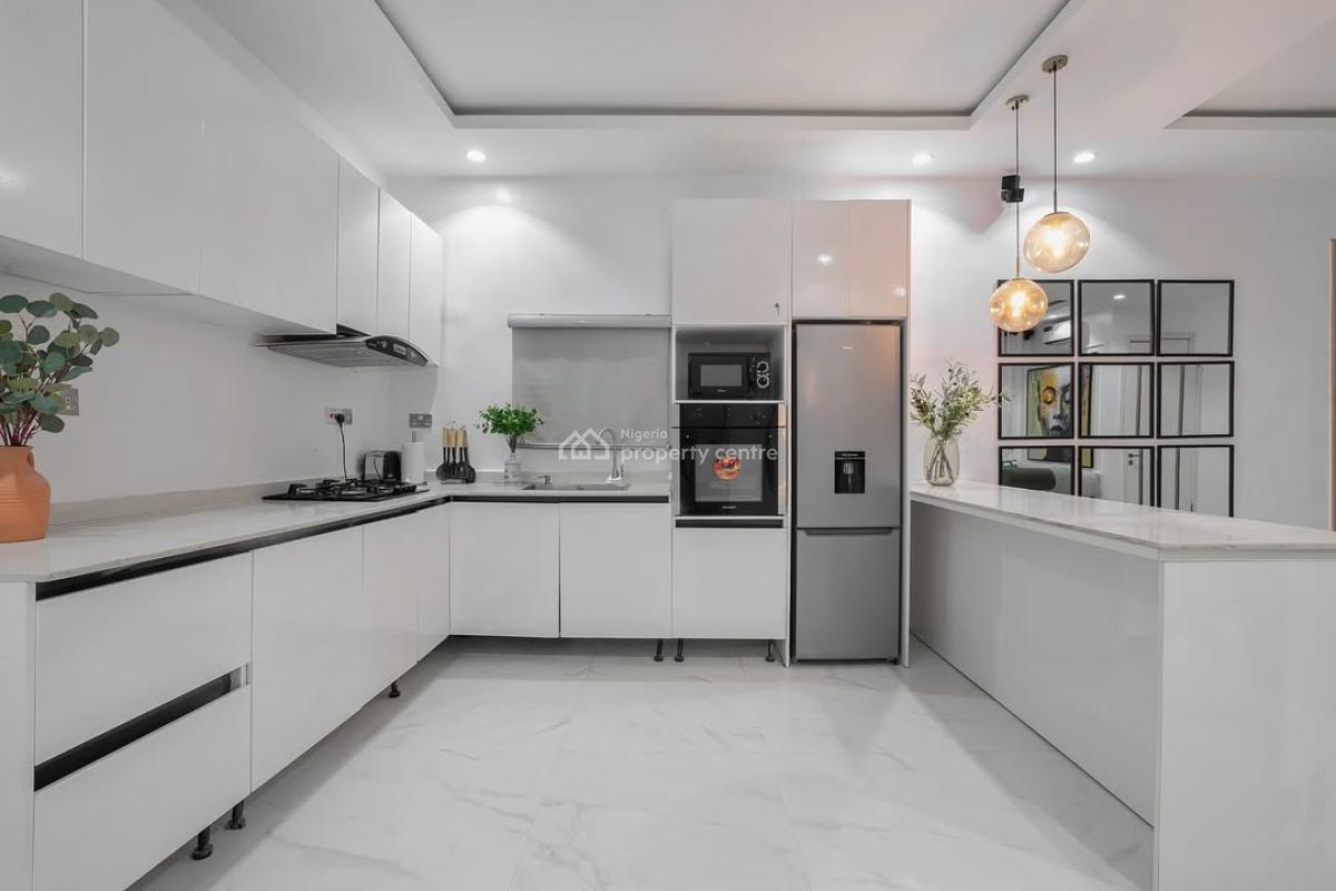 Nicely Furnished 2 Bedroom Apartment, Lekki Phase 1, Lekki, Lagos, Flat / Apartment Short Let