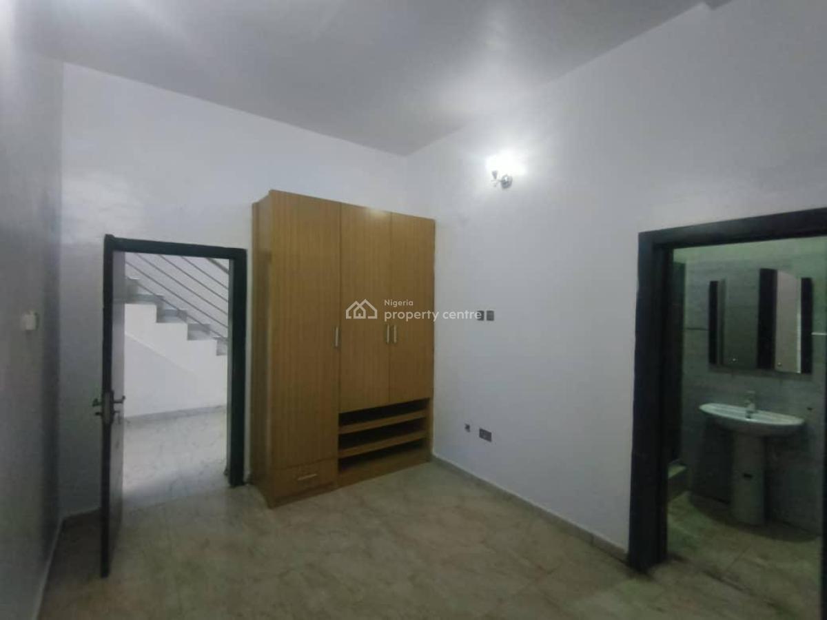4-bedroom Semi-detached Duplex with Bq, Osapa, Lekki, Lagos, Semi-detached Duplex for Rent