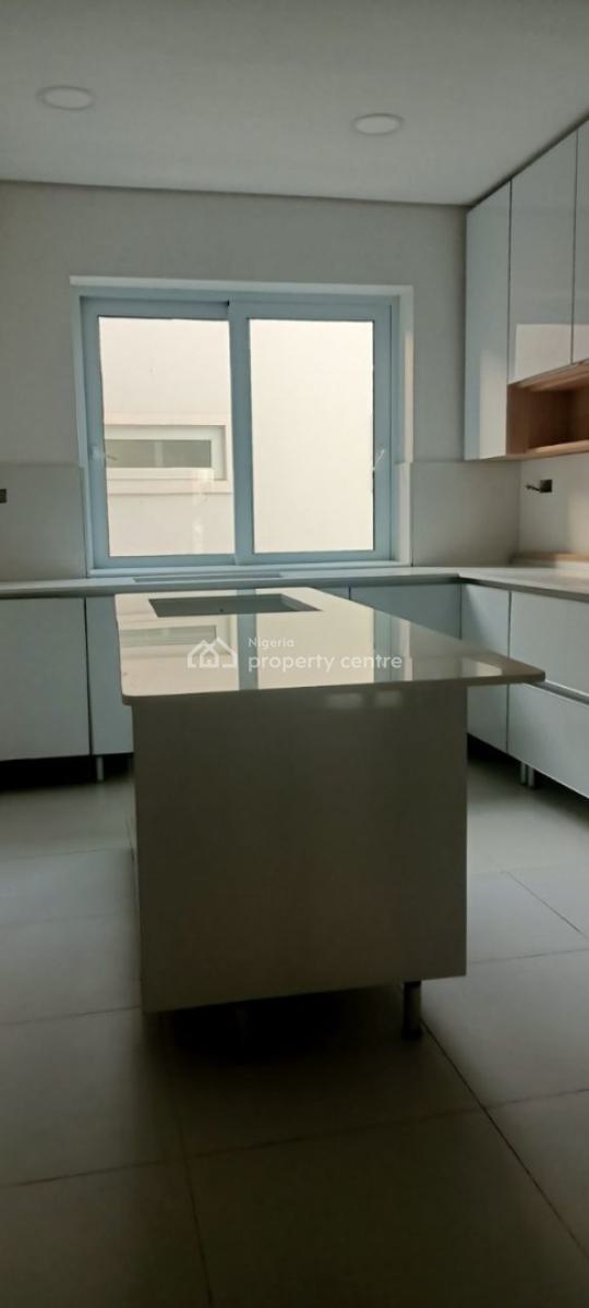 Clean & Spacious Furnished 3-bedroom Apartment with Staff Quarters, Banana Island, Ikoyi, Lagos, Flat / Apartment for Rent
