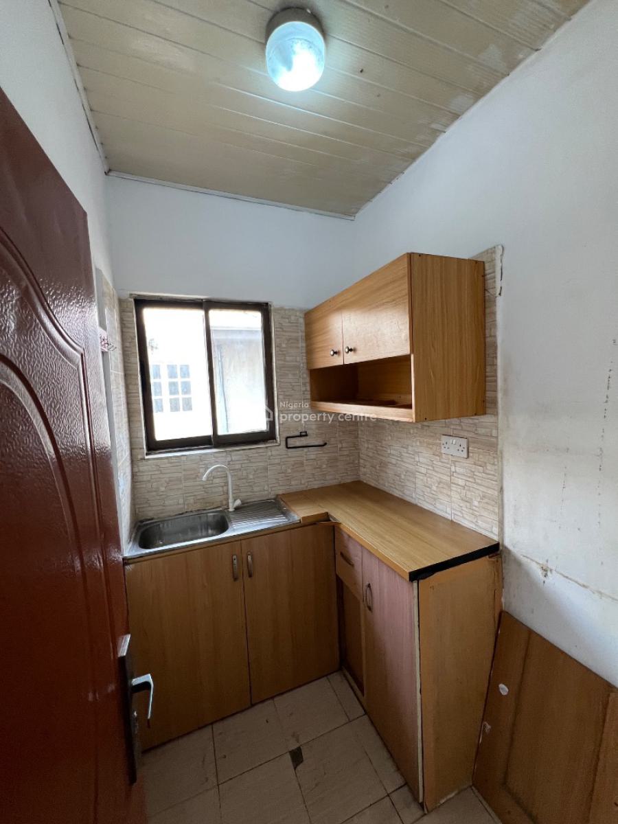 Standard Room and Parlour (upstairs), Lekki Phase 1, Lekki, Lagos, Mini Flat (room and Parlour) for Rent