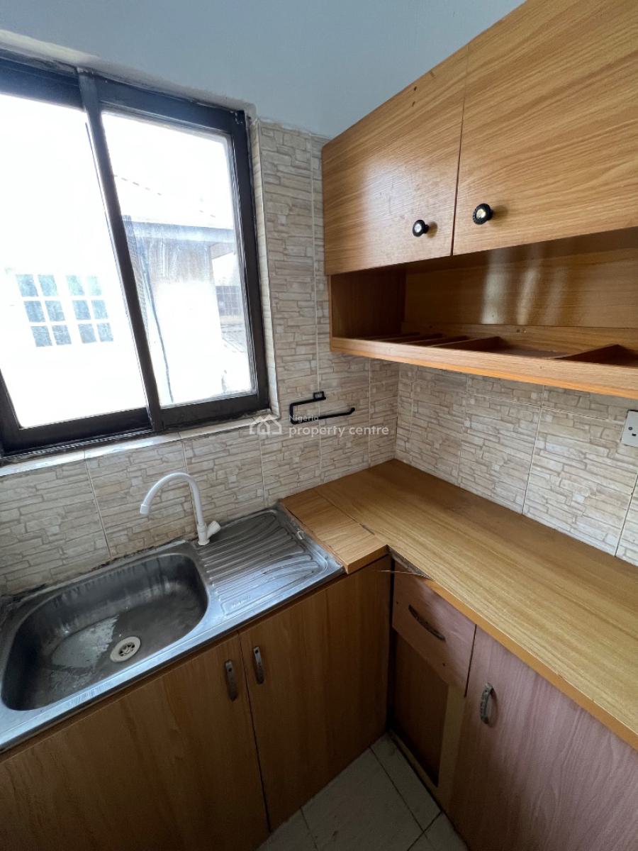 Standard Room and Parlour (upstairs), Lekki Phase 1, Lekki, Lagos, Mini Flat (room and Parlour) for Rent