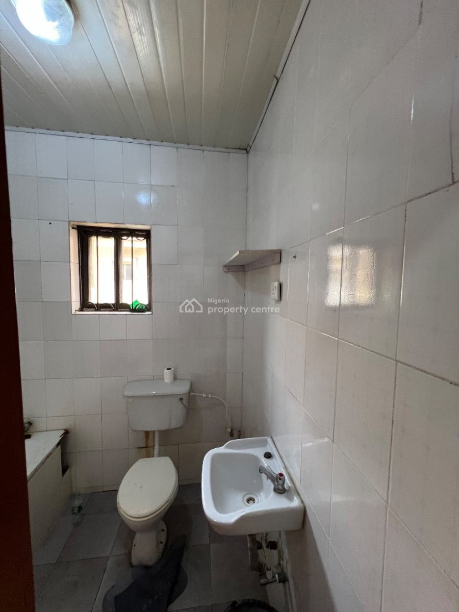 Standard Room and Parlour (upstairs), Lekki Phase 1, Lekki, Lagos, Mini Flat (room and Parlour) for Rent