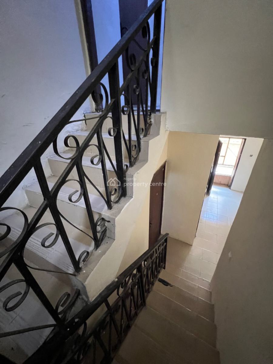 Standard Room and Parlour (upstairs), Lekki Phase 1, Lekki, Lagos, Mini Flat (room and Parlour) for Rent