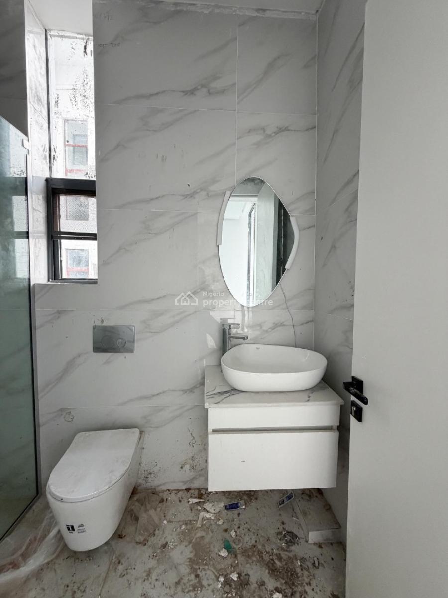 Stunning 2 Bedroom Apartment with Bq, Lekki Phase 1, Lekki, Lagos, Block of Flats for Sale