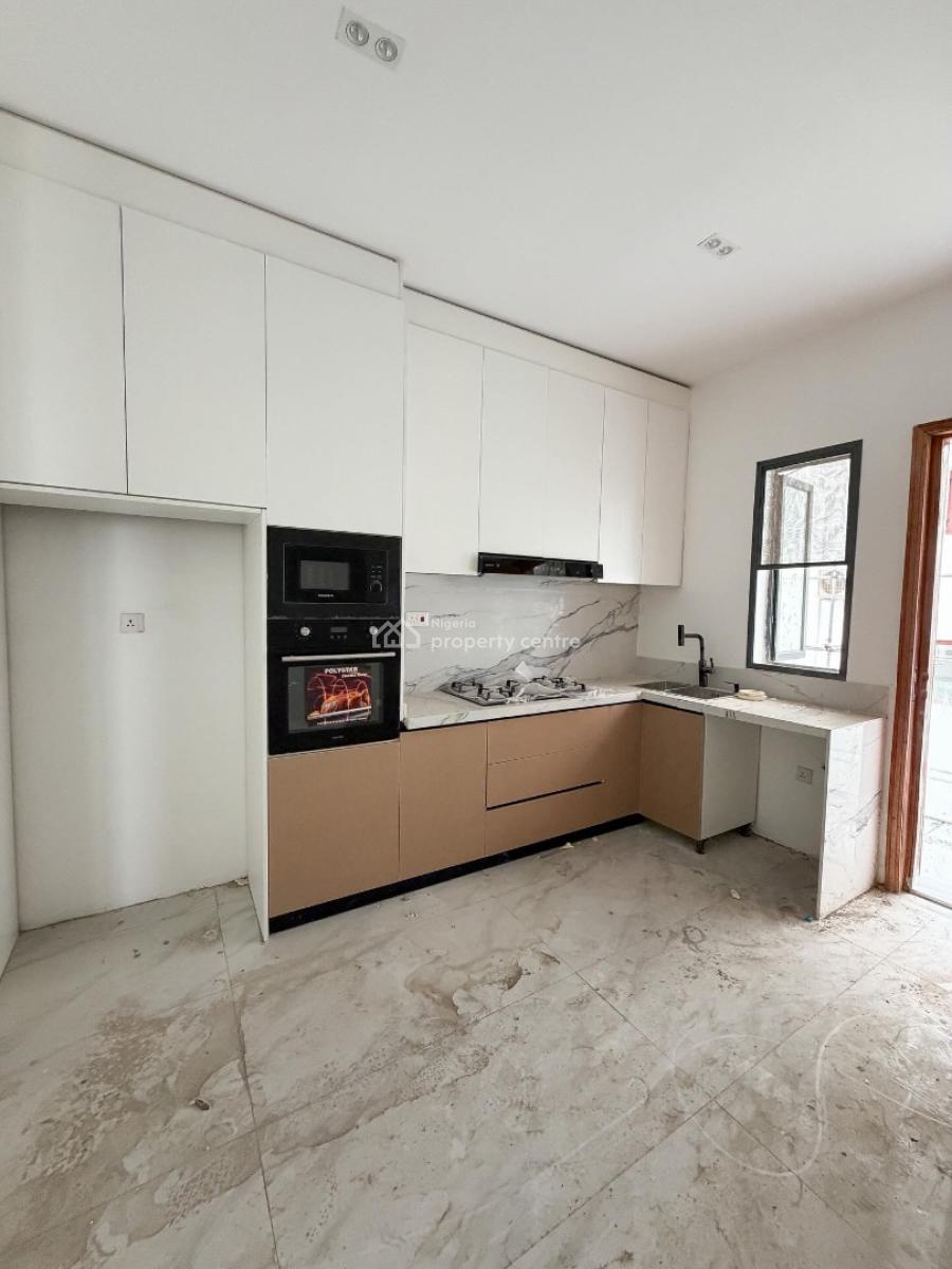 Stunning 2 Bedroom Apartment with Bq, Lekki Phase 1, Lekki, Lagos, Block of Flats for Sale