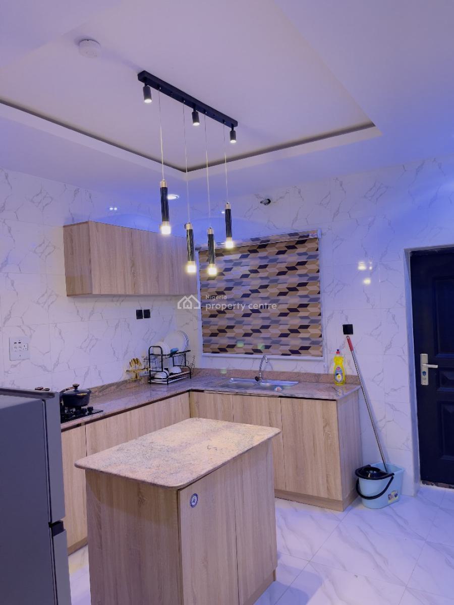 3 Bedroom Apartment, Okota, Isolo, Lagos, Flat / Apartment Short Let