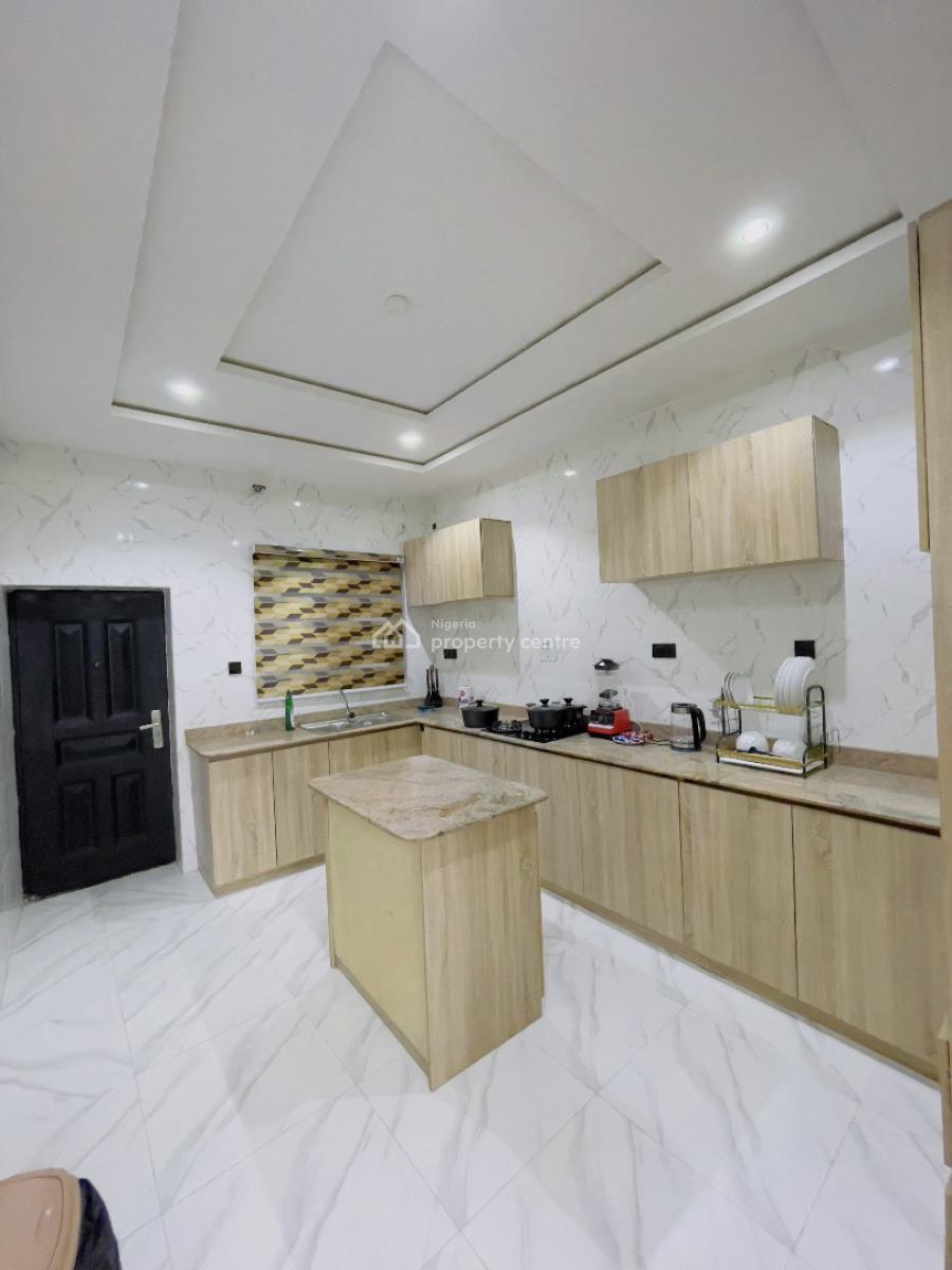 3 Bedroom Apartment, Okota, Isolo, Lagos, Flat / Apartment Short Let