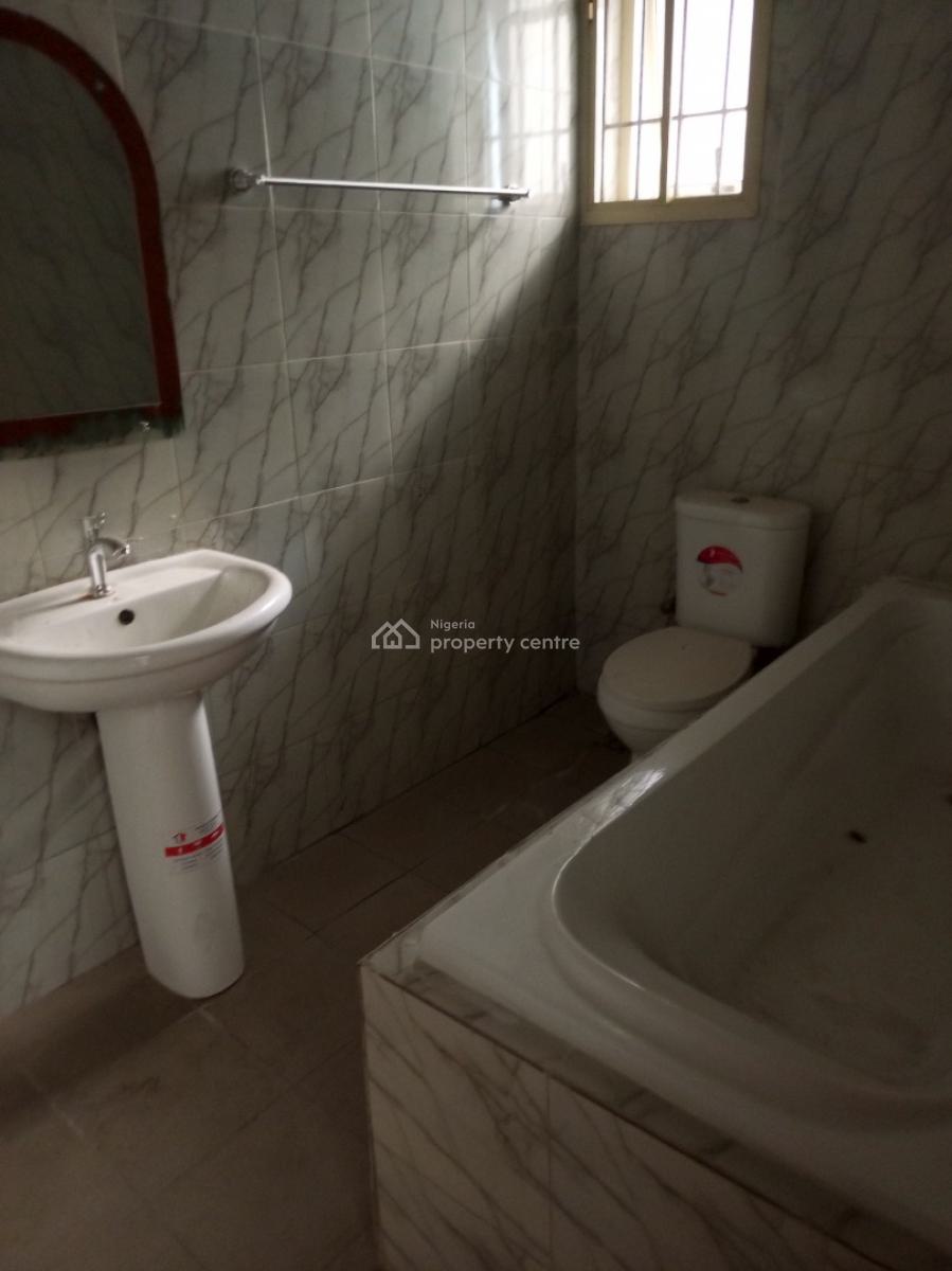 Spacious 2 Bedroom Apartment Upstairs, Ikate Elegushi, Lekki, Lagos, Flat / Apartment for Rent