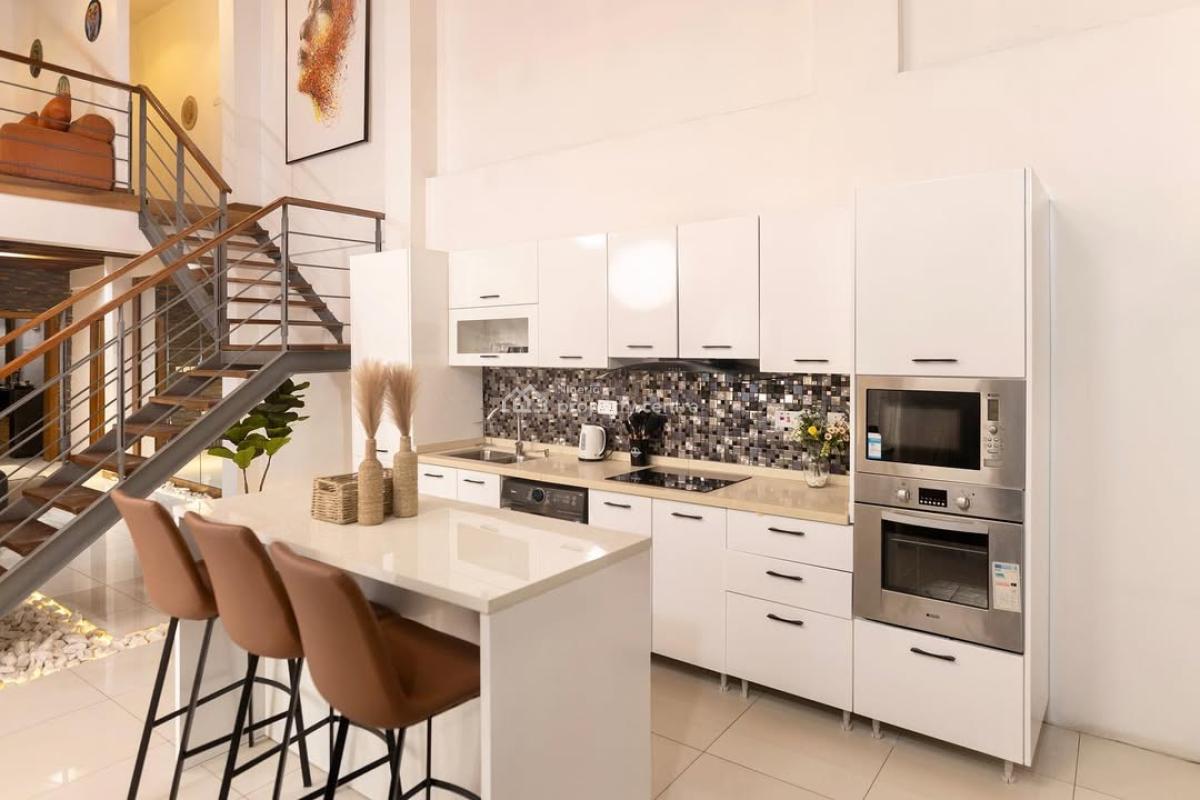 Nicely Furnished 2 Bedroom Apartment, Lekki Phase 1, Lekki, Lagos, Flat / Apartment Short Let