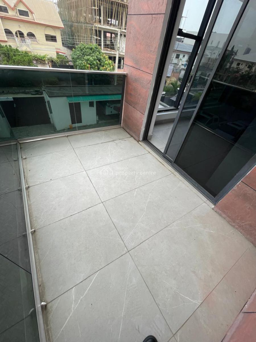 Spacious Massive Luxury 5 Bedroom Fully Detached, Secure Estate Off Admiraty, Lekki Phase 1, Lekki, Lagos, Flat / Apartment for Rent