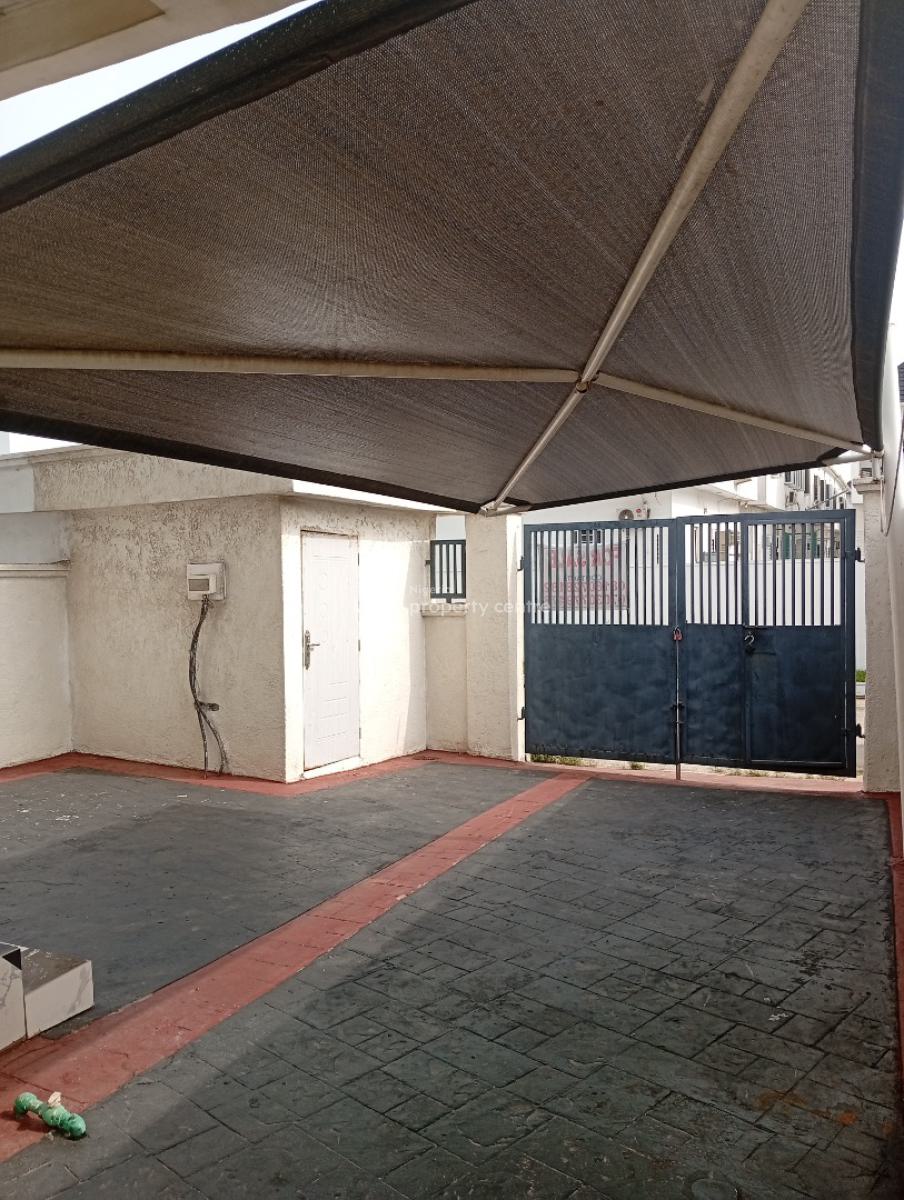 Distressed 4 Bedrooms Semi Detached Duplex with Bq, Orchid Road, Lekki, Lagos, Semi-detached Duplex for Sale