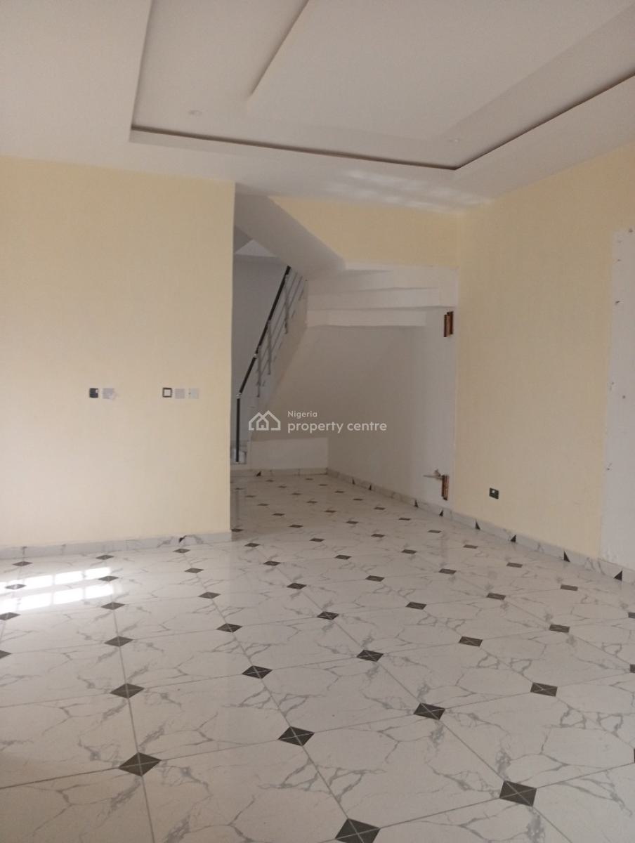 Distressed 4 Bedrooms Semi Detached Duplex with Bq, Orchid Road, Lekki, Lagos, Semi-detached Duplex for Sale