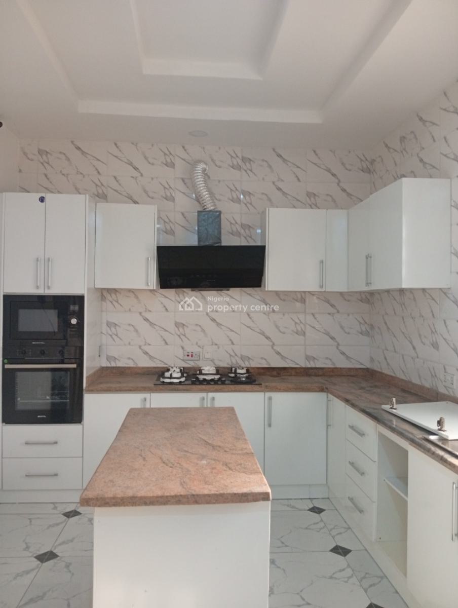 Distressed 4 Bedrooms Semi Detached Duplex with Bq, Orchid Road, Lekki, Lagos, Semi-detached Duplex for Sale