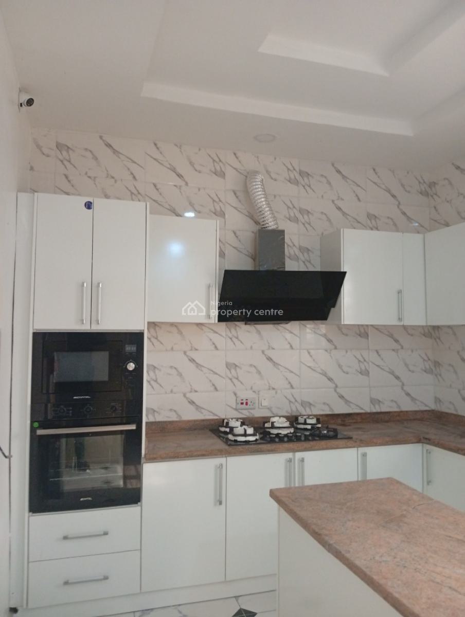 Distressed 4 Bedrooms Semi Detached Duplex with Bq, Orchid Road, Lekki, Lagos, Semi-detached Duplex for Sale