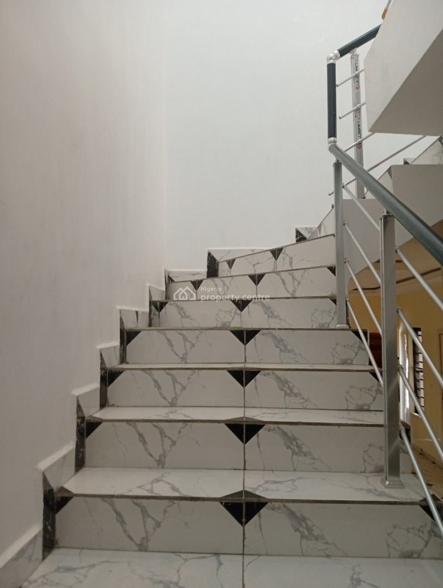 Distressed 4 Bedrooms Semi Detached Duplex with Bq, Orchid Road, Lekki, Lagos, Semi-detached Duplex for Sale