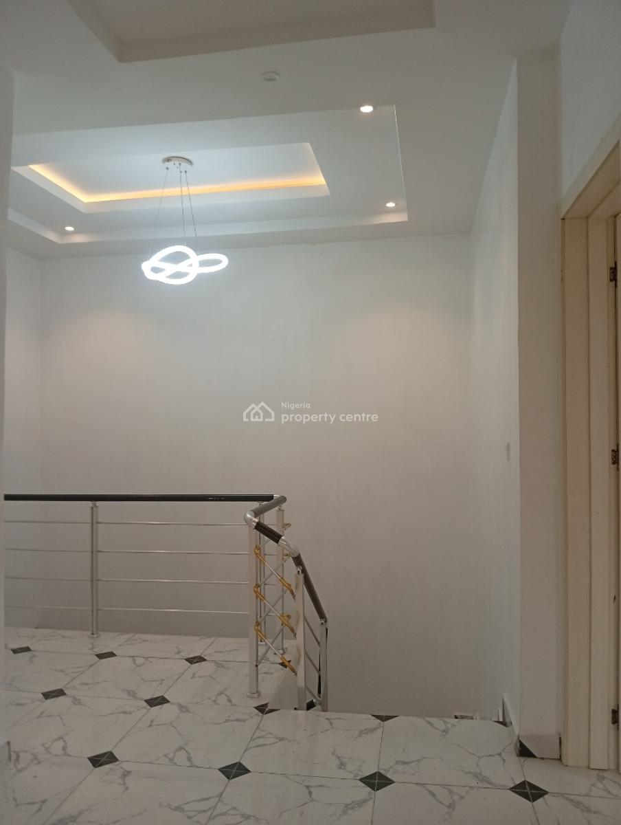 Distressed 4 Bedrooms Semi Detached Duplex with Bq, Orchid Road, Lekki, Lagos, Semi-detached Duplex for Sale