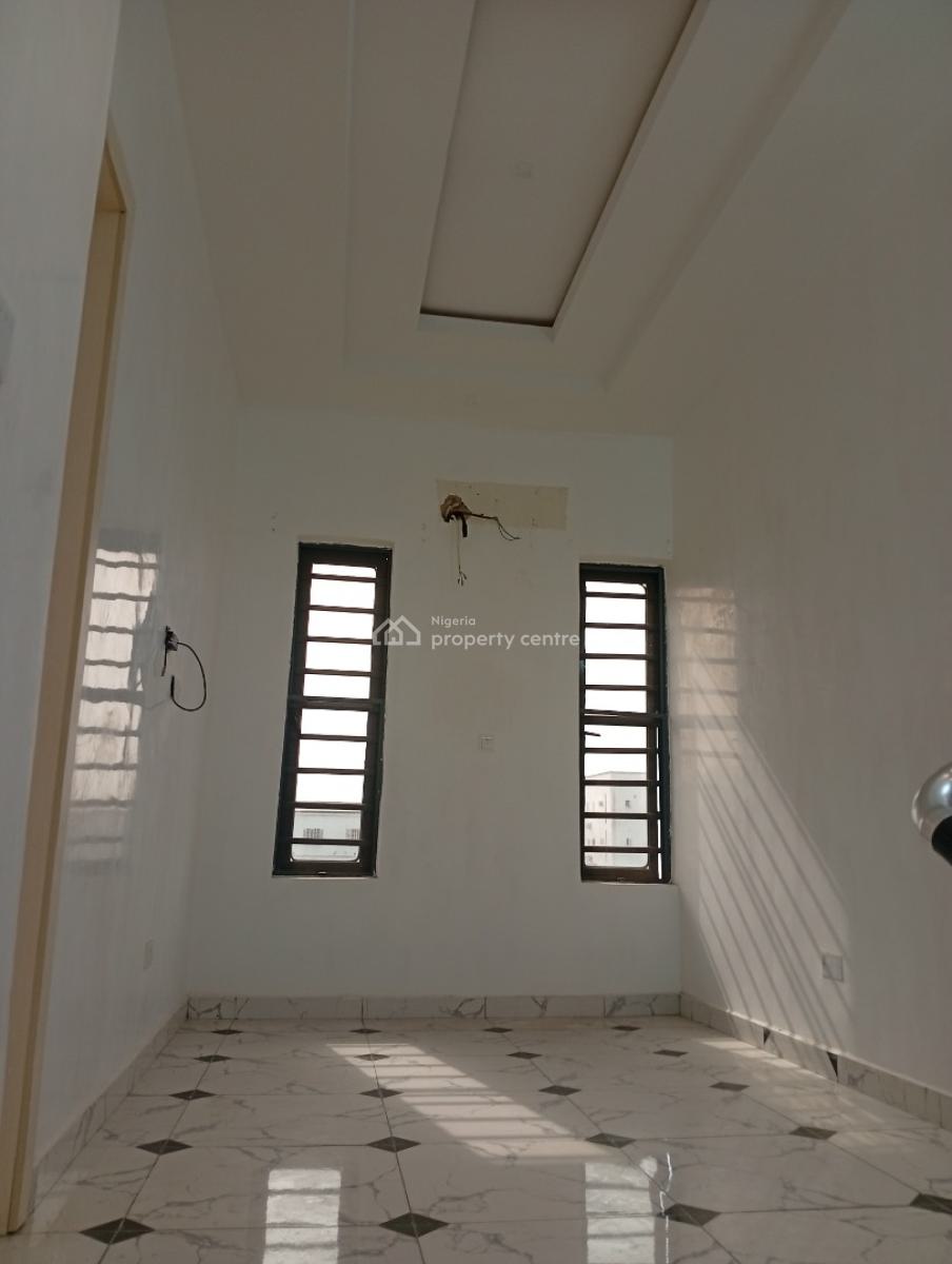 Distressed 4 Bedrooms Semi Detached Duplex with Bq, Orchid Road, Lekki, Lagos, Semi-detached Duplex for Sale