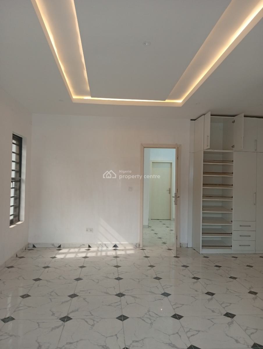 Distressed 4 Bedrooms Semi Detached Duplex with Bq, Orchid Road, Lekki, Lagos, Semi-detached Duplex for Sale