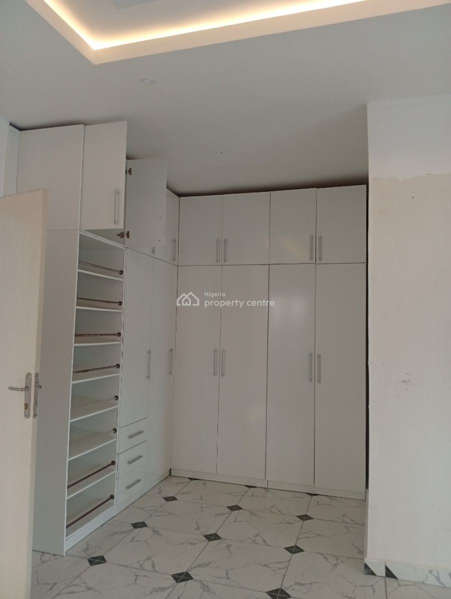 Distressed 4 Bedrooms Semi Detached Duplex with Bq, Orchid Road, Lekki, Lagos, Semi-detached Duplex for Sale