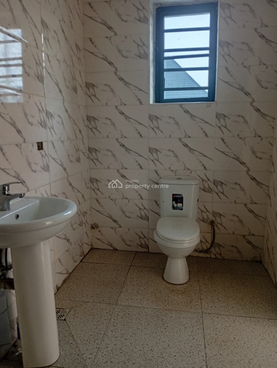 Distressed 4 Bedrooms Semi Detached Duplex with Bq, Orchid Road, Lekki, Lagos, Semi-detached Duplex for Sale