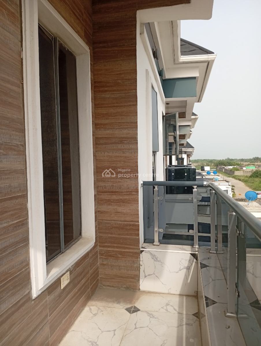 Distressed 4 Bedrooms Semi Detached Duplex with Bq, Orchid Road, Lekki, Lagos, Semi-detached Duplex for Sale