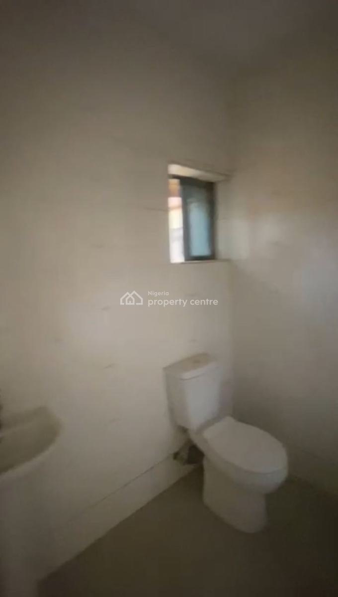 Renovated 2 Bedroom Up Flat, Off Oguntana Crescent, Gbagada Phase 1, Gbagada, Lagos, House for Rent