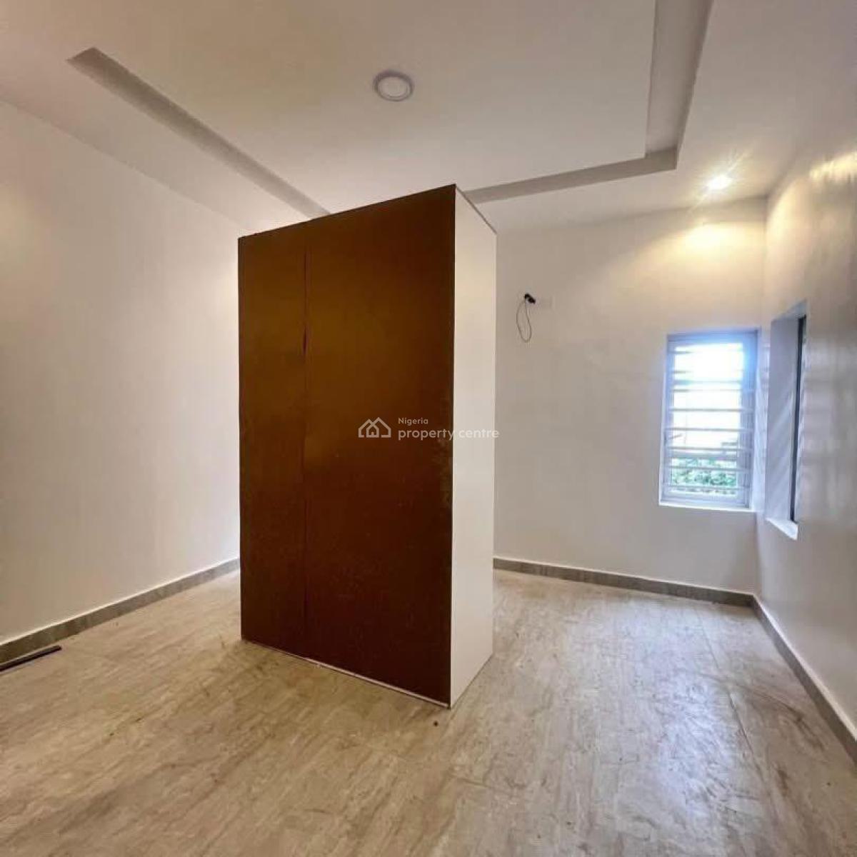 Lovely 2 Bedroom Apartment, Ikeja, Lagos, Flat / Apartment for Sale