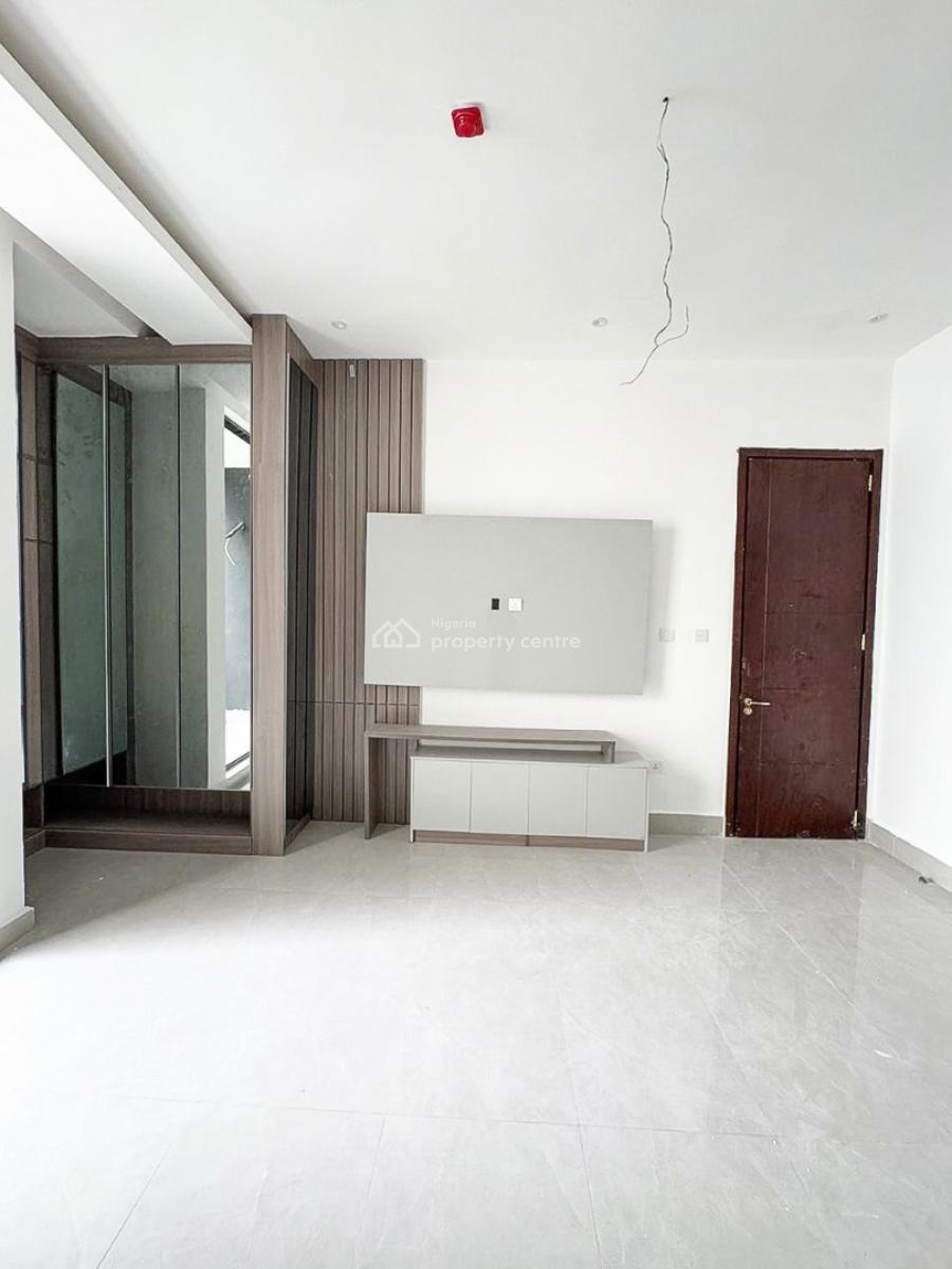 Lovely 3 Bedroom Apartment with Bq, Lekki Phase 1, Lekki, Lagos, Block of Flats for Sale