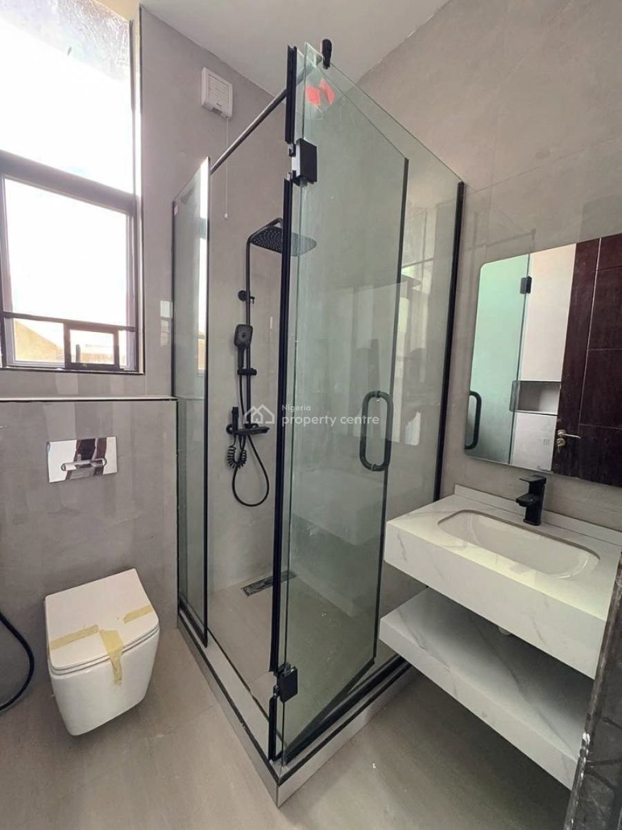 Lovely 3 Bedroom Apartment with Bq, Lekki Phase 1, Lekki, Lagos, Block of Flats for Sale