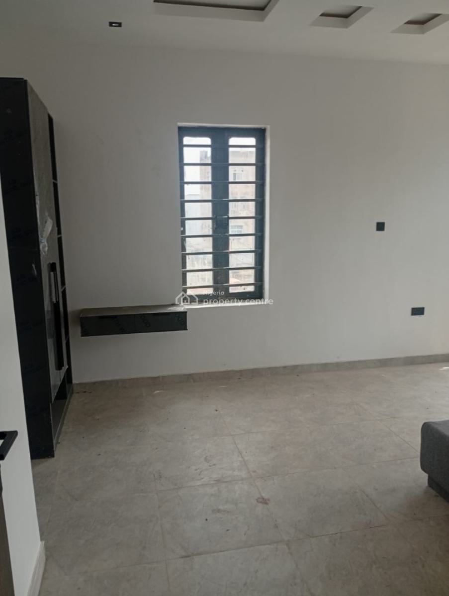 2 Bedroom Duplex, Iju Road, Agege., Iju-ishaga, Agege, Lagos, House for Sale