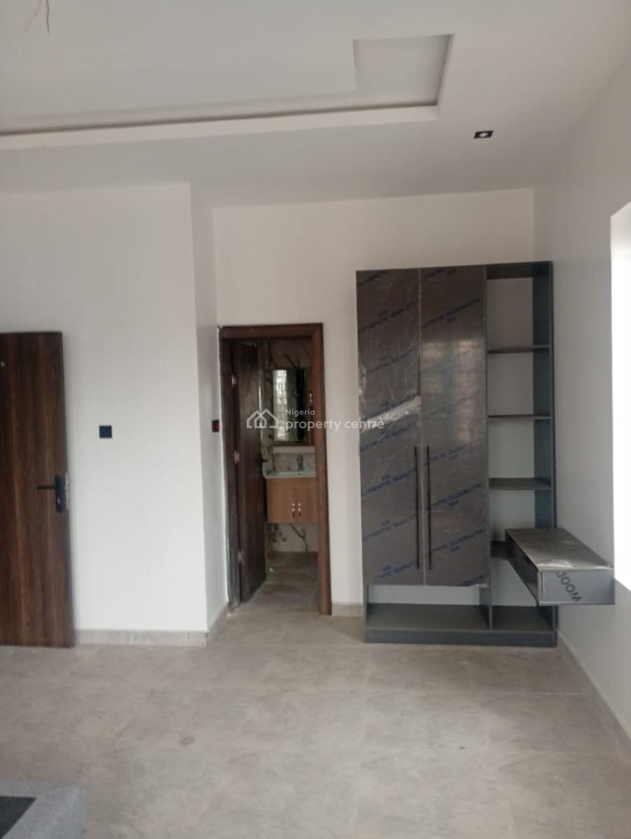 2 Bedroom Duplex, Iju Road, Agege., Iju-ishaga, Agege, Lagos, House for Sale