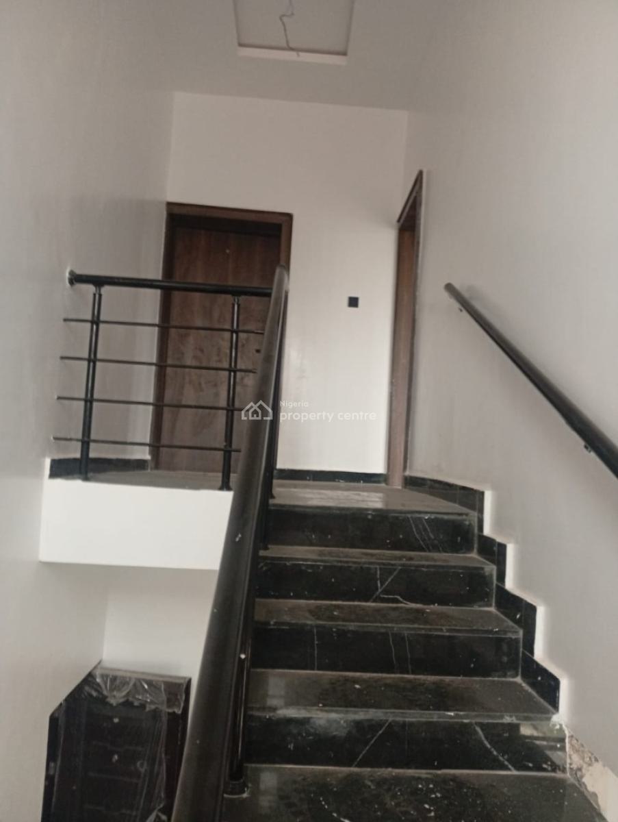 2 Bedroom Duplex, Iju Road, Agege., Iju-ishaga, Agege, Lagos, House for Sale