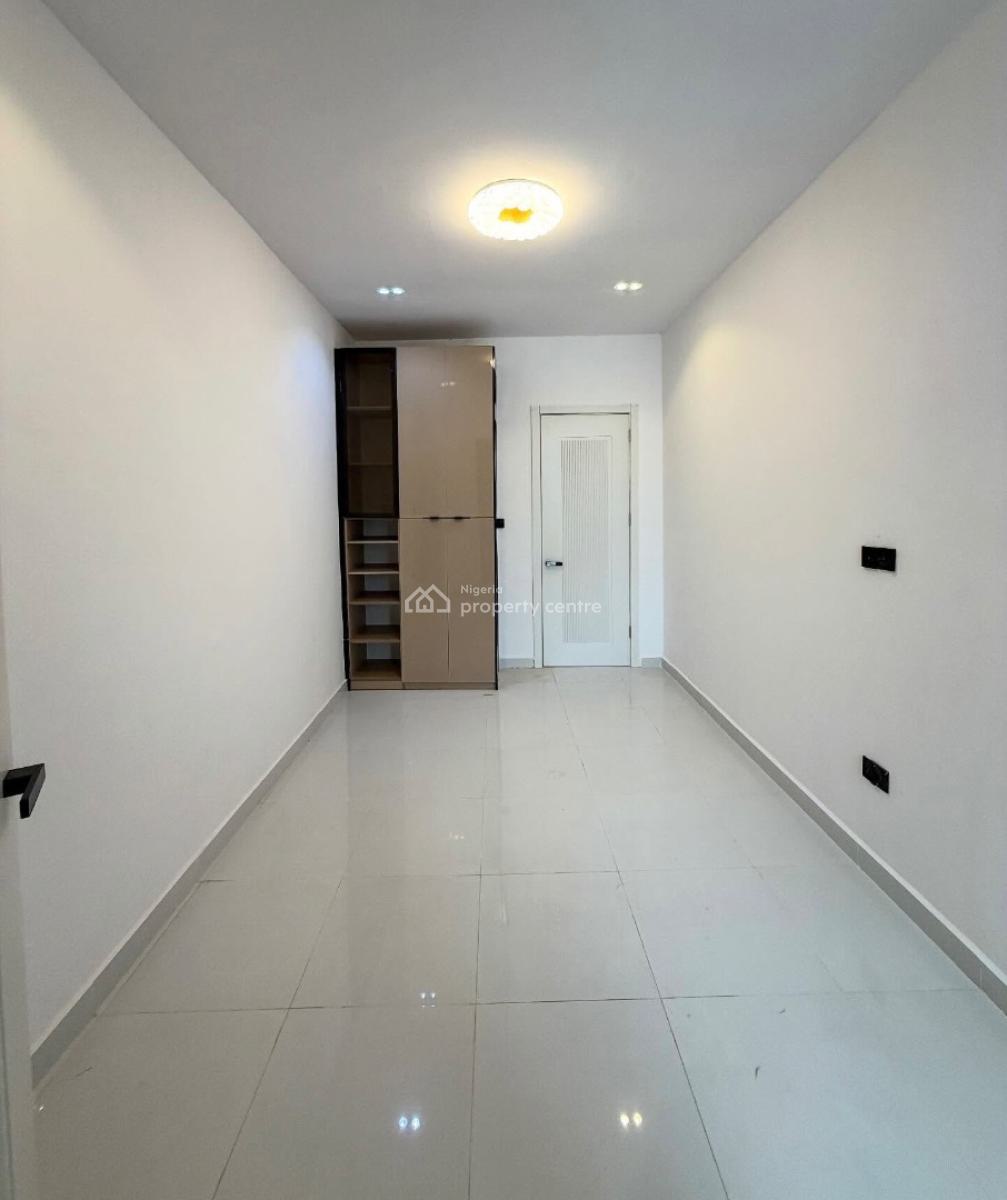 Lovely 2 Bedroom Apartment with Bq, Ologolo, Lekki, Lagos, Block of Flats for Sale