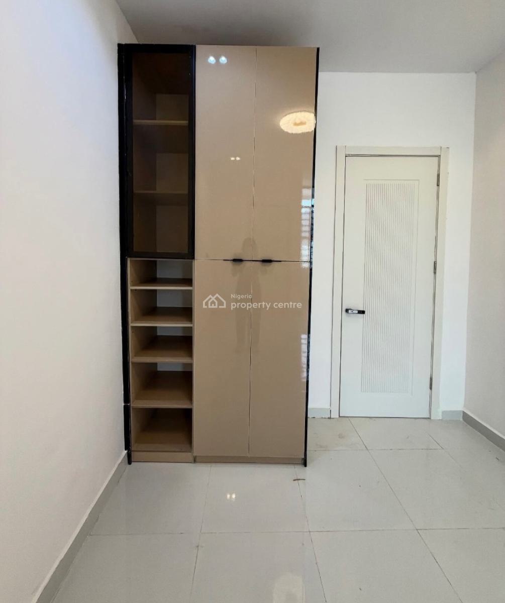 Lovely 2 Bedroom Apartment with Bq, Ologolo, Lekki, Lagos, Block of Flats for Sale