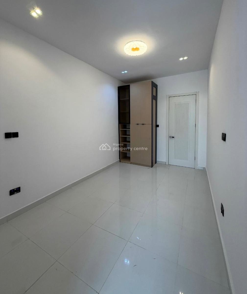 Lovely 2 Bedroom Apartment with Bq, Ologolo, Lekki, Lagos, Block of Flats for Sale