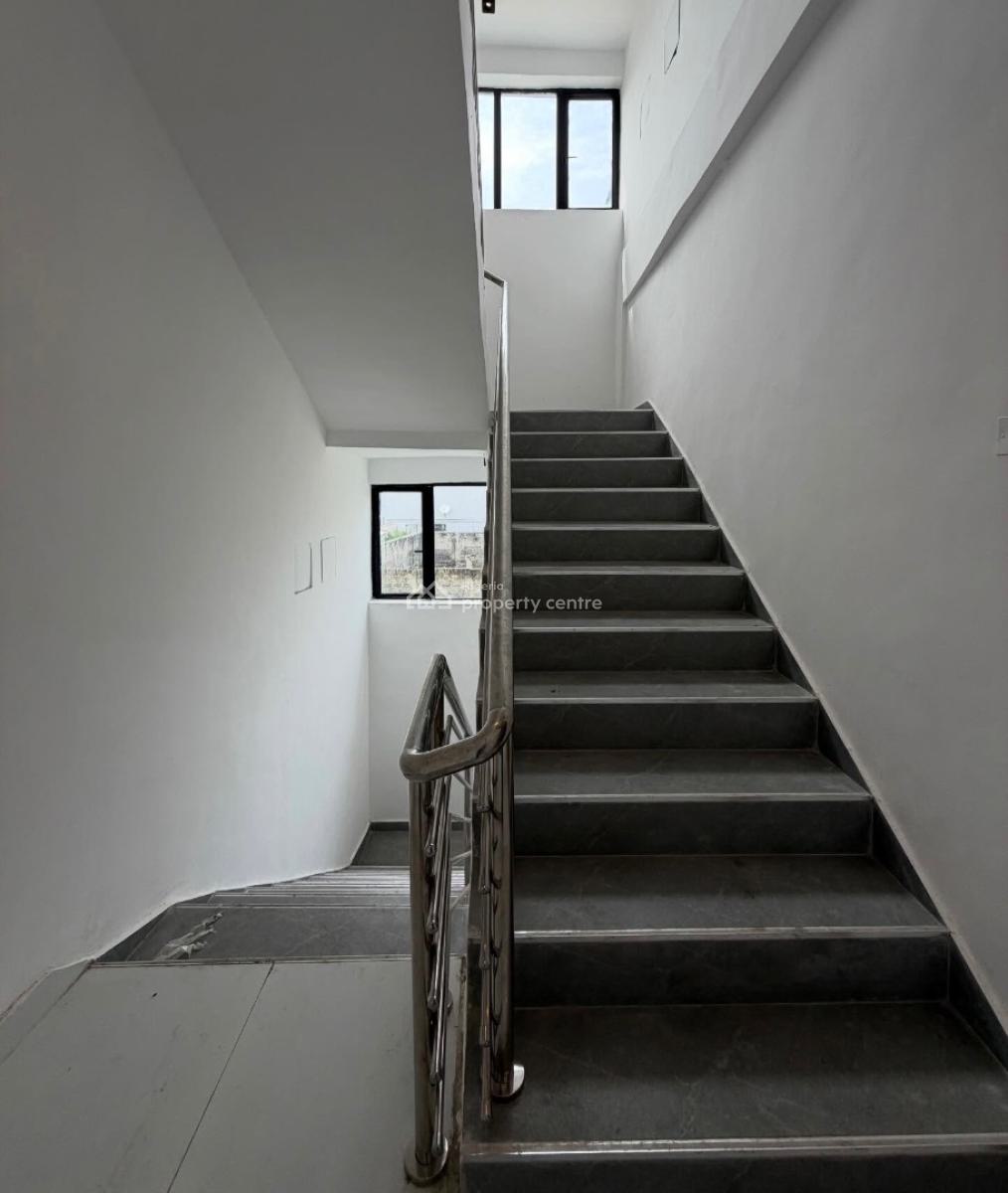 Lovely 2 Bedroom Apartment with Bq, Ologolo, Lekki, Lagos, Block of Flats for Sale