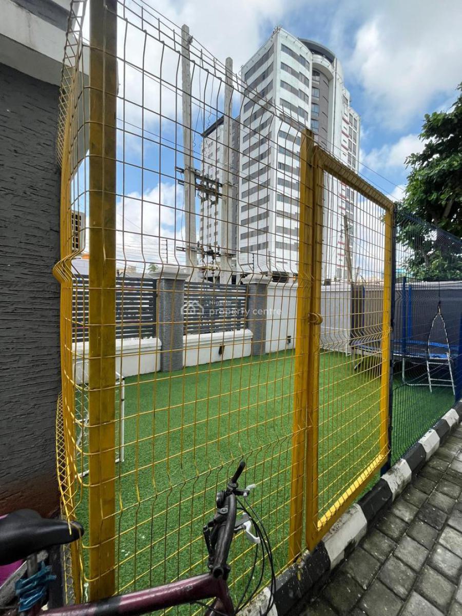 4-bedroom Terrace with Bq, Victoria Island (vi), Lagos, Terraced Duplex for Sale