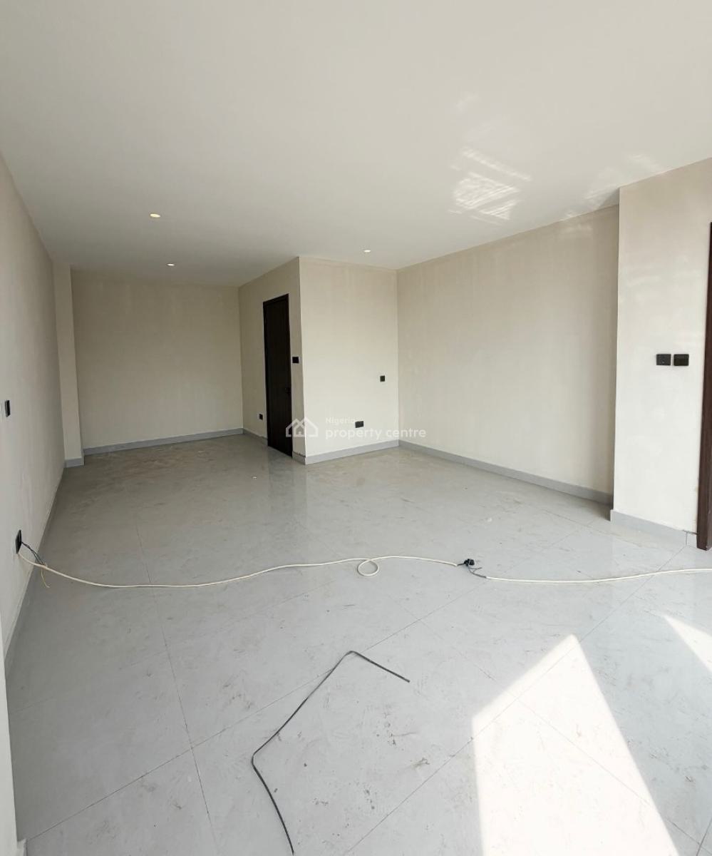 Lovely 2 Bedroom Apartment with Bq, Lekki Phase 1, Lekki Phase 1, Lekki, Lagos, Block of Flats for Sale
