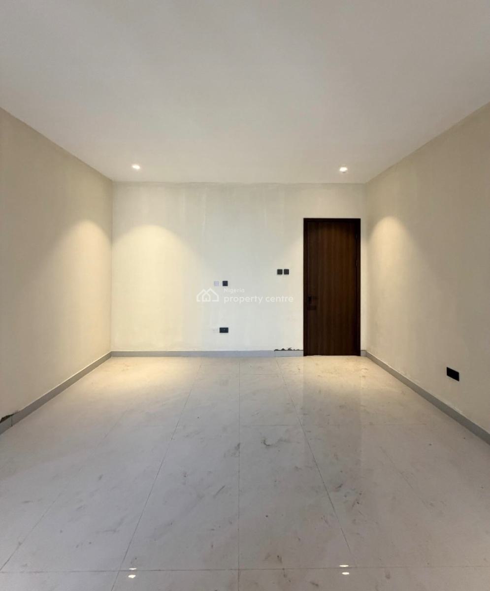 Lovely 2 Bedroom Apartment with Bq, Lekki Phase 1, Lekki Phase 1, Lekki, Lagos, Block of Flats for Sale